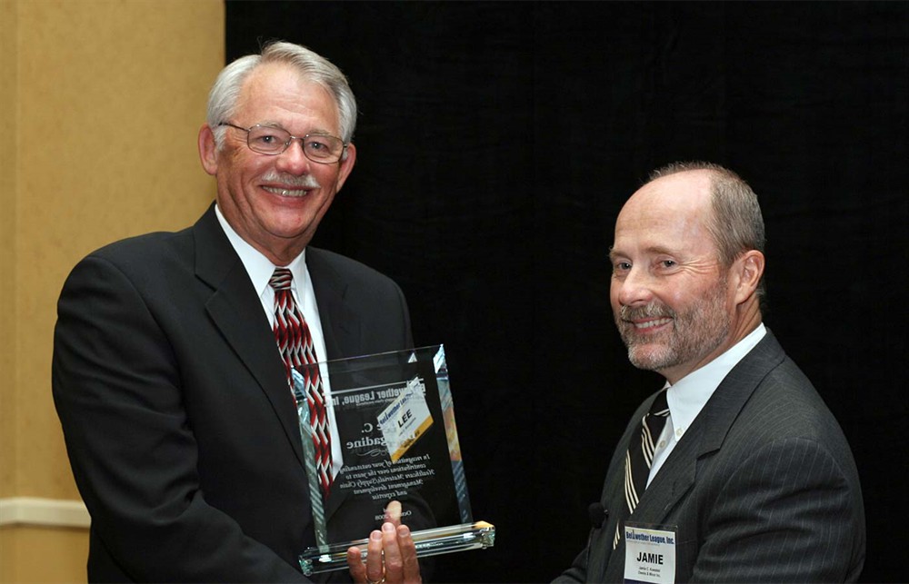 Chairman Jamie C. Kowalski presents Lee C. Boergadine with Bellwether League Inc.'s Honoree Induction award 