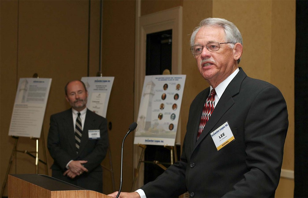 Lee C. Boergadine highlights how his fellow Inductees influenced his career as Bellwether League Inc. Chairman Jamie C. Kowalski looks on