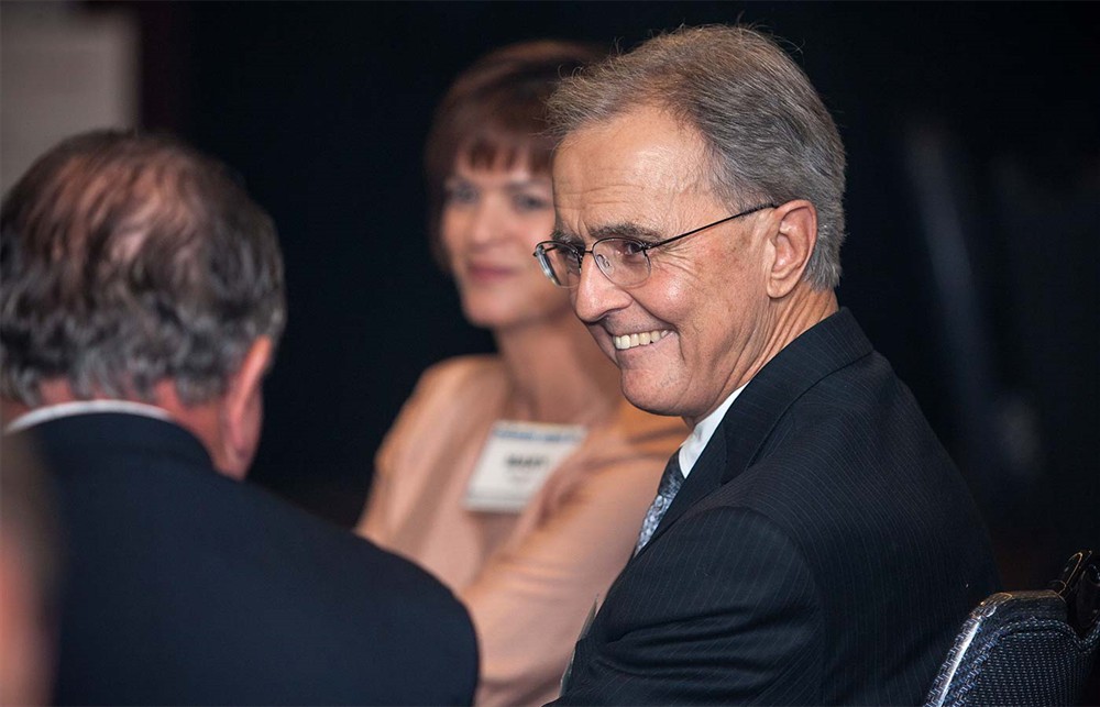 Houston Methodist CFO Kevin Burns shares a laugh with Vizient’s Rand Ballard (left).