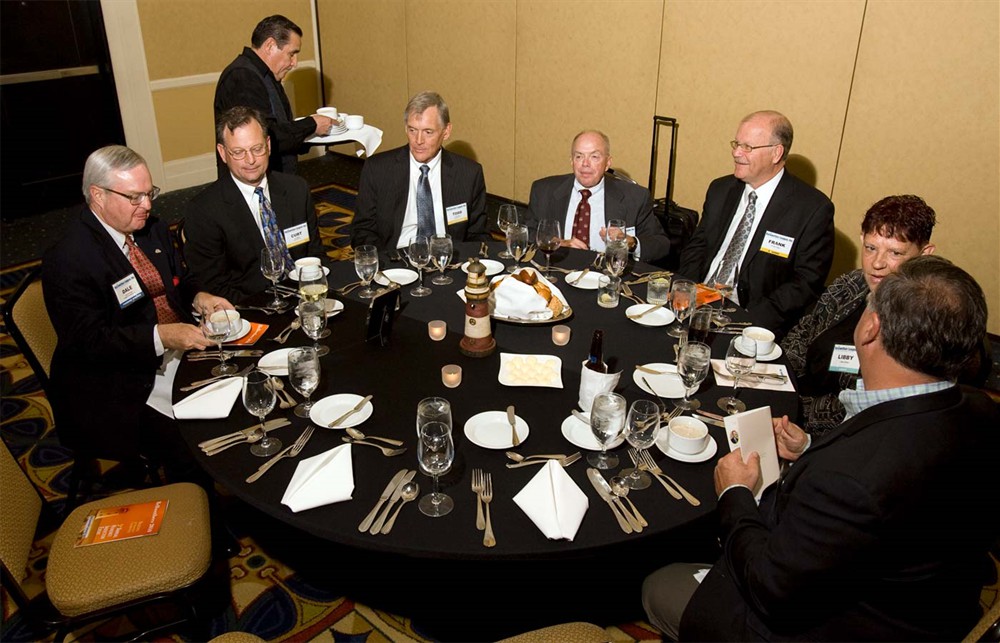 2010 dinner attendees enjoy the event.