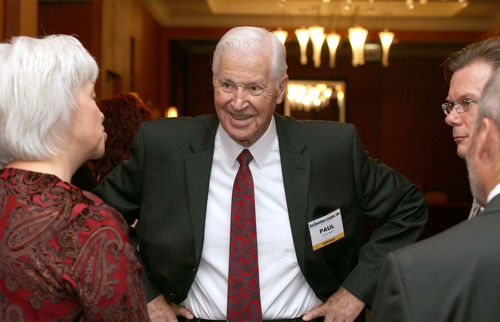 Bellwether Class of 2009 Inductee Paul B. Powell (center) with daughter Karen Wilson from GE (left), and BLI Co-Founder and Executive Director Rick Dana Barlow and BLI Co-Founder and Chairman Jamie C. Kowalski