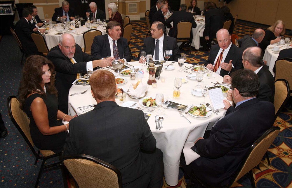 Attendees of Bellwether League Inc.’s 2009 Honoree Induction Dinner